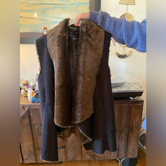 AQUA - Faux Sherling Vest - TWO TONED Black/Caramel - Mint Condition - Picture 6 of 7